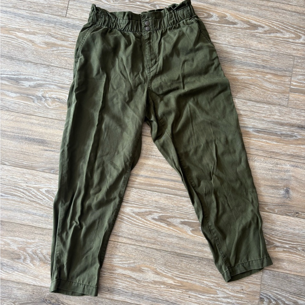 LOFT Green Capris Relaxed Fit Tapered Leg